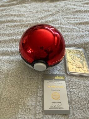 Vintage 1999 Burger King Pokémon 23k Gold Pikachu Card Display Set (No Box)